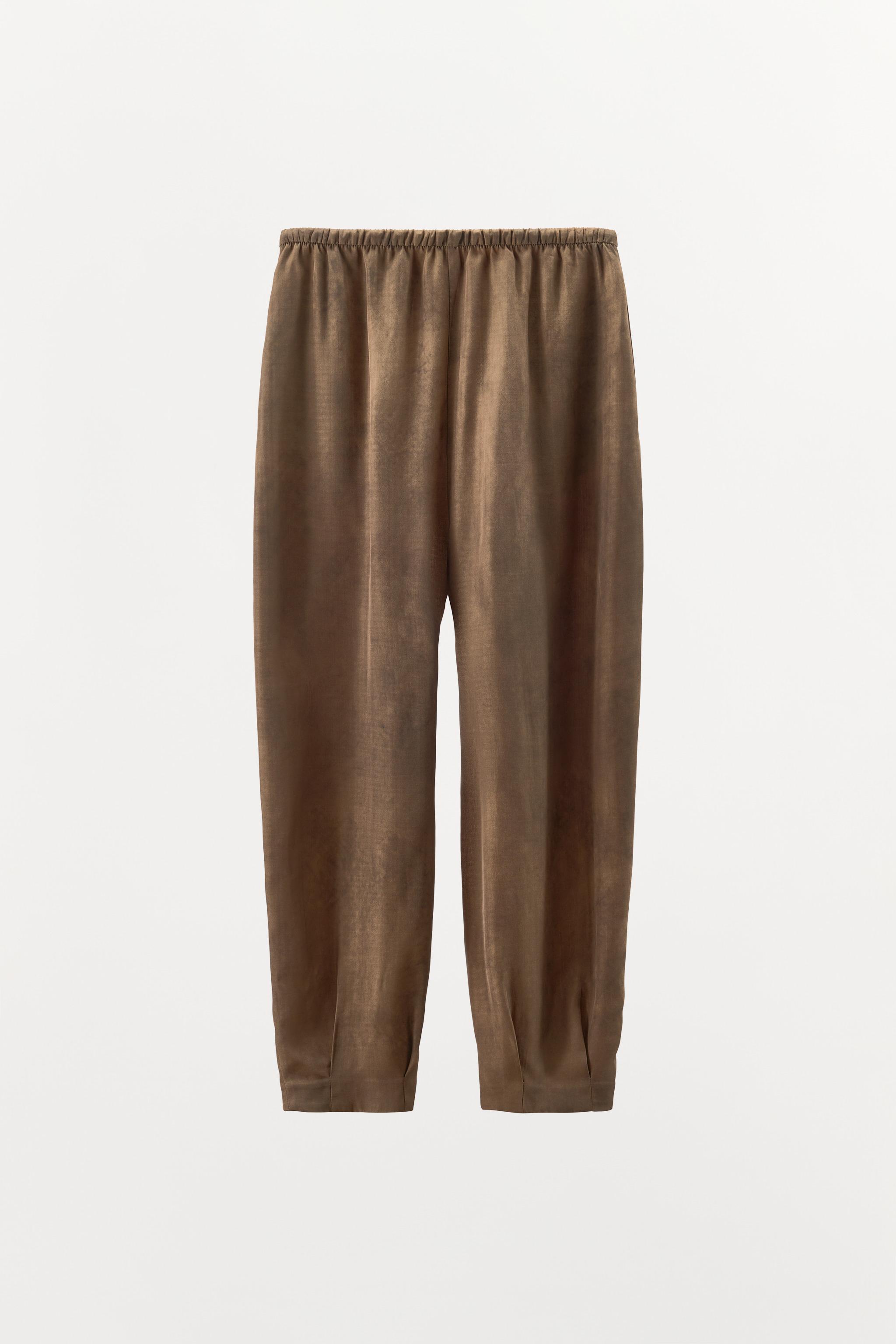 VOLUME PRINTED PANTS